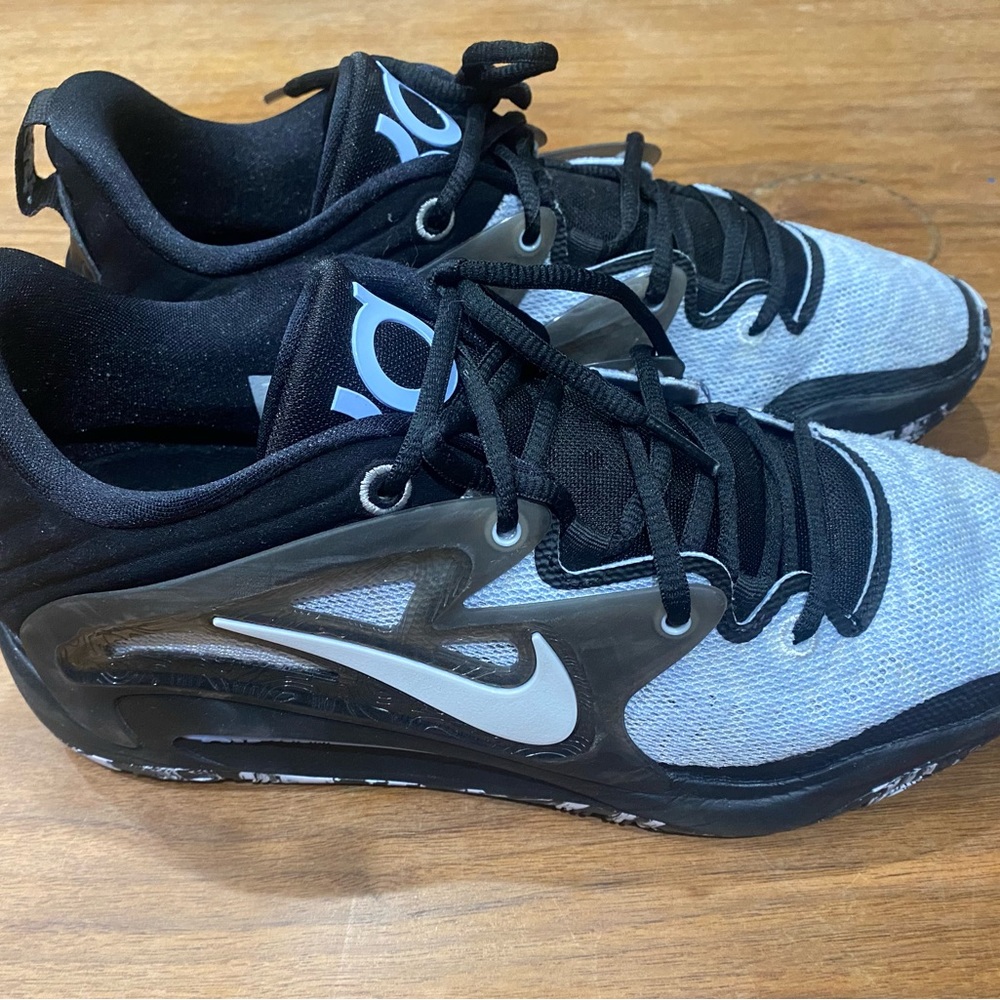 COPY - KD 15 Refuge. Size 10.5 Mens